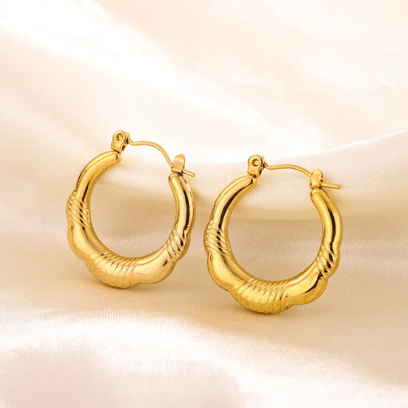 EARRING