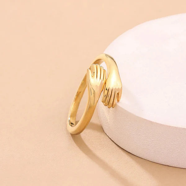 Gold-Plated Hug Shaped Adjustable Hug Day Finger Ring