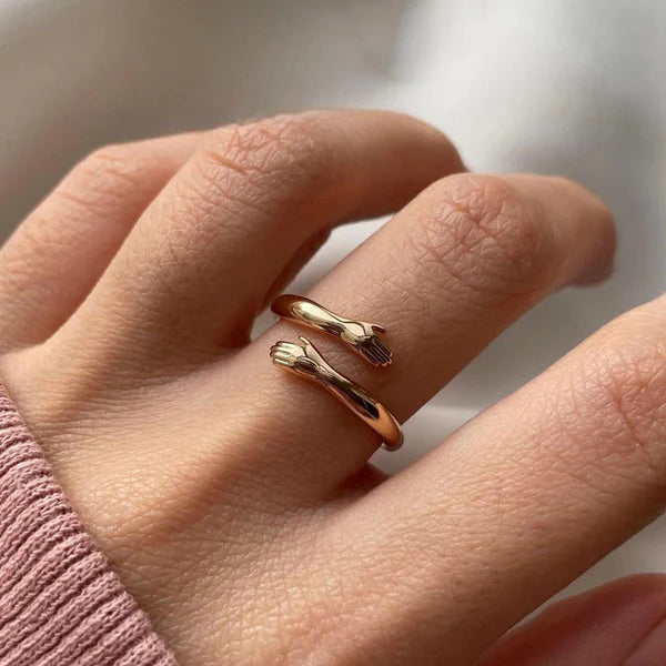 Gold-Plated Hug Shaped Adjustable Hug Day Finger Ring